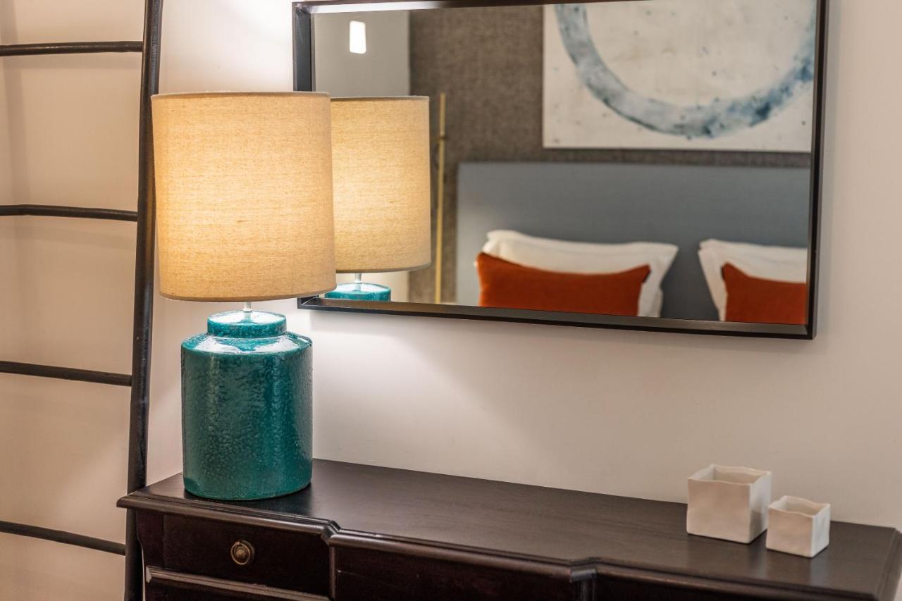リスボンChic Tailor Made Flat In Chiadoアパートメント エクステリア 写真